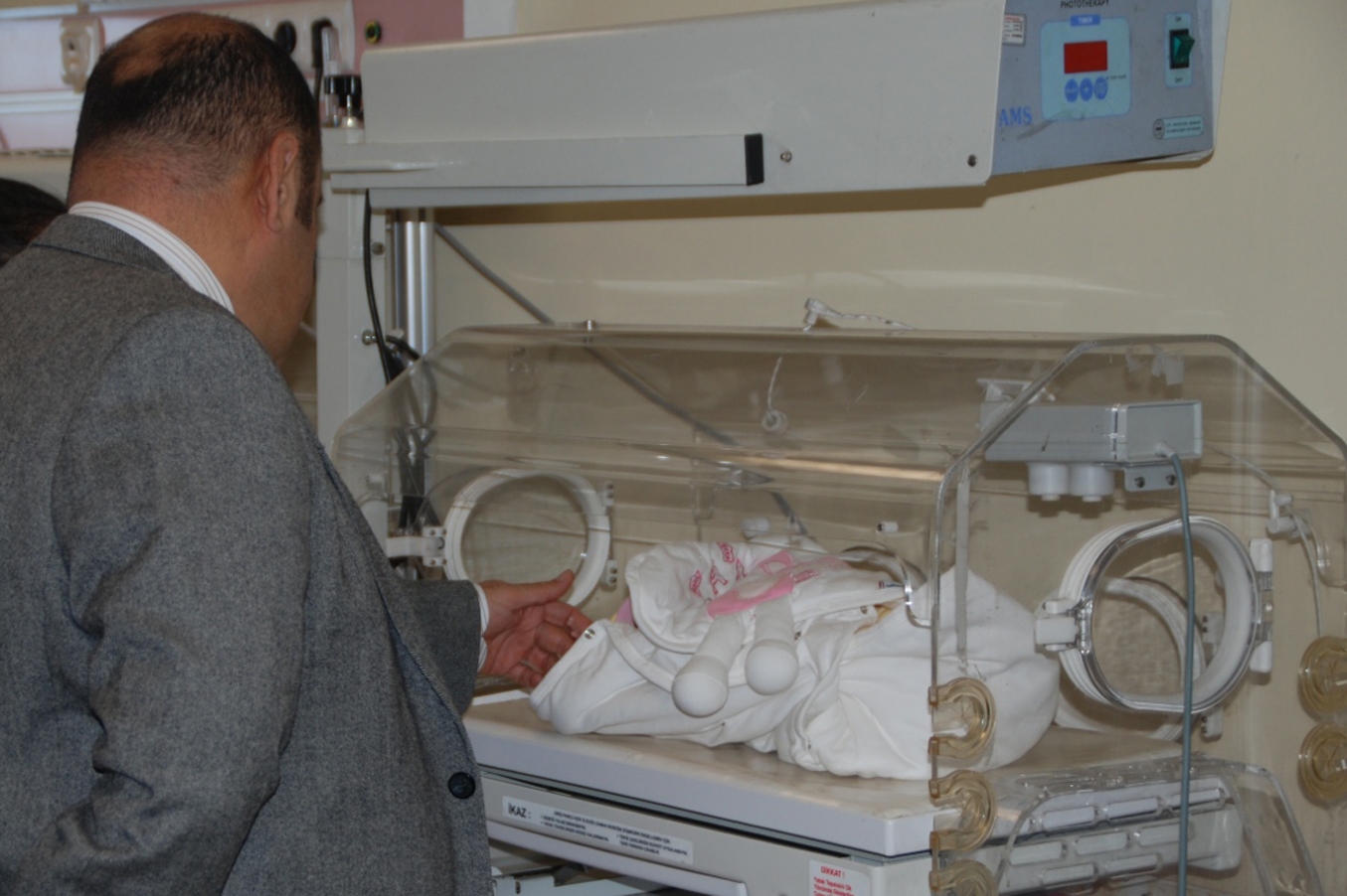 Ağrı’da terk edilen bebeğe Devlet Hastanesi sahip çıktı